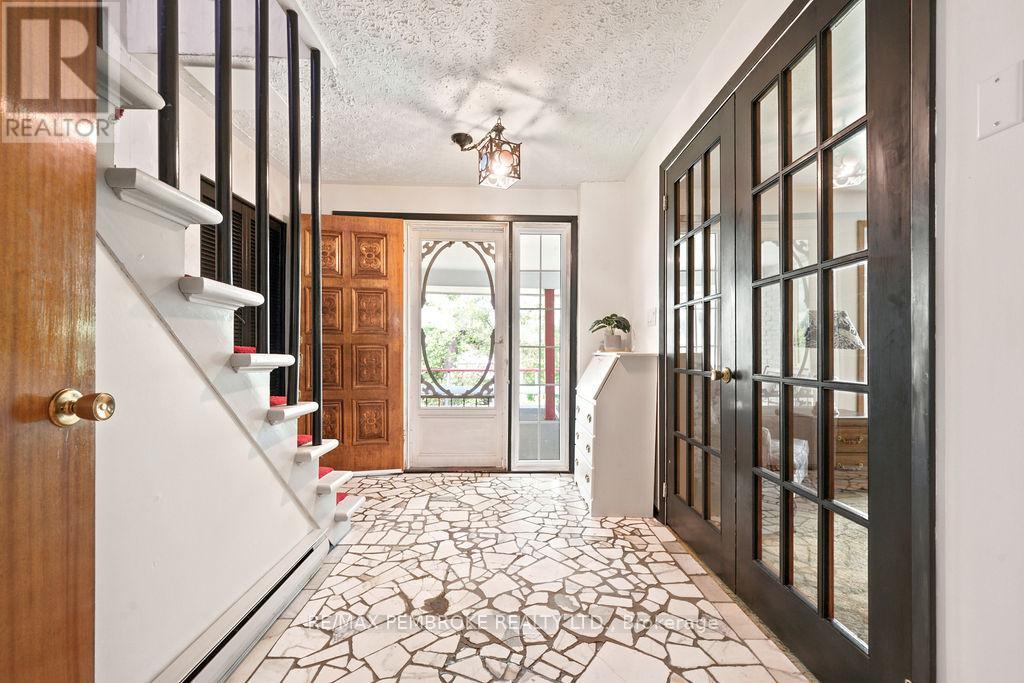 775 PINEGROVE CRESCENT - 23