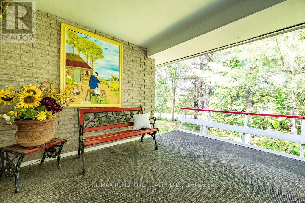 775 PINEGROVE CRESCENT - 24