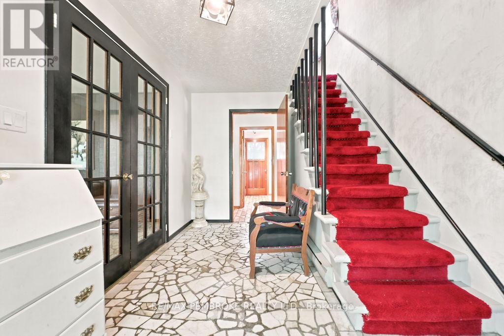 775 PINEGROVE CRESCENT - 25