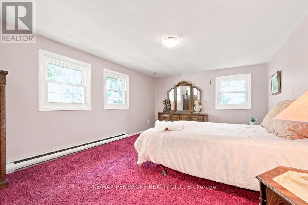 775 PINEGROVE CRESCENT - 28
