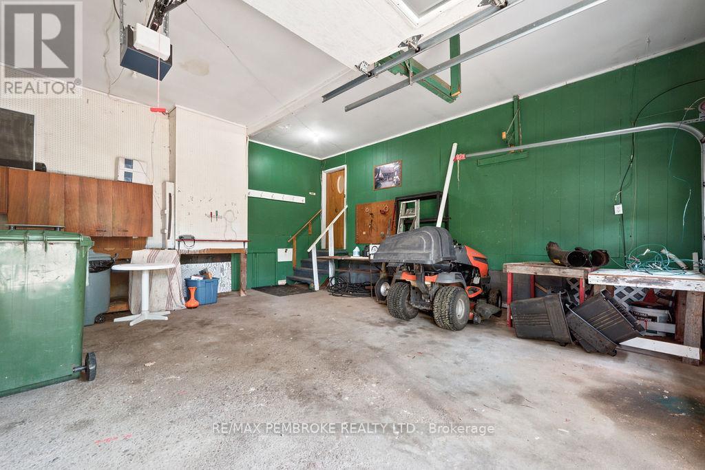 775 PINEGROVE CRESCENT - 31