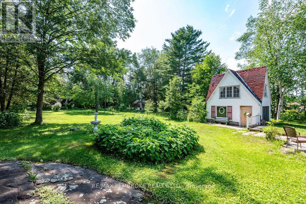 775 PINEGROVE CRESCENT - 35