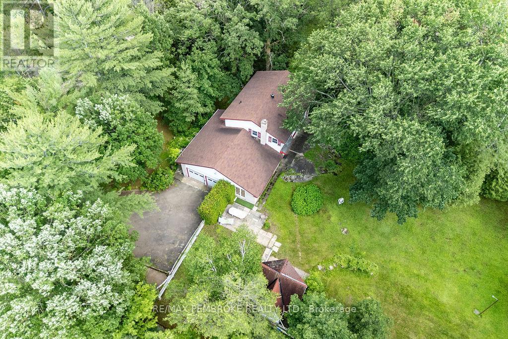 775 PINEGROVE CRESCENT - 38