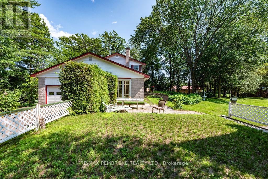 775 PINEGROVE CRESCENT - 39