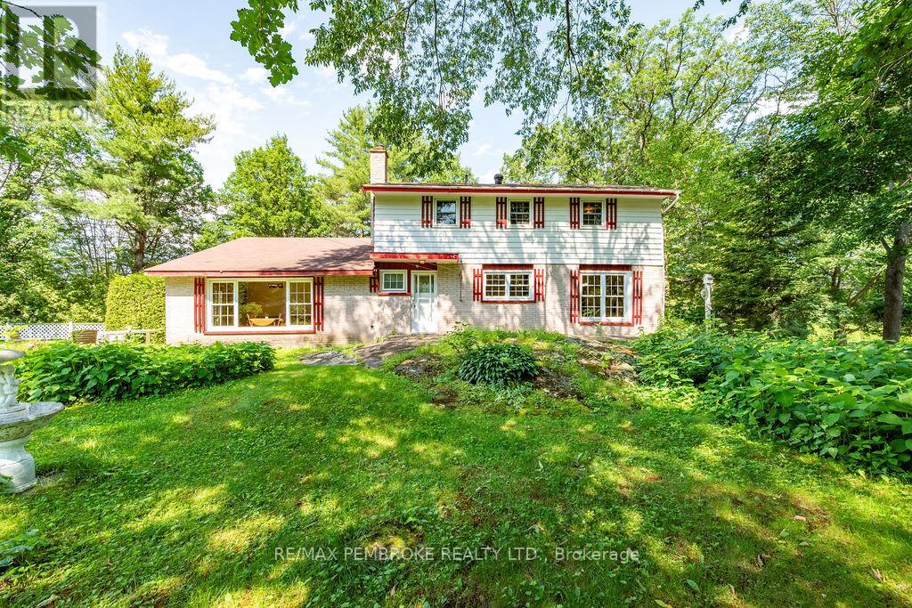775 PINEGROVE CRESCENT - 4