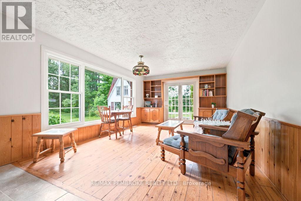 775 PINEGROVE CRESCENT - 8