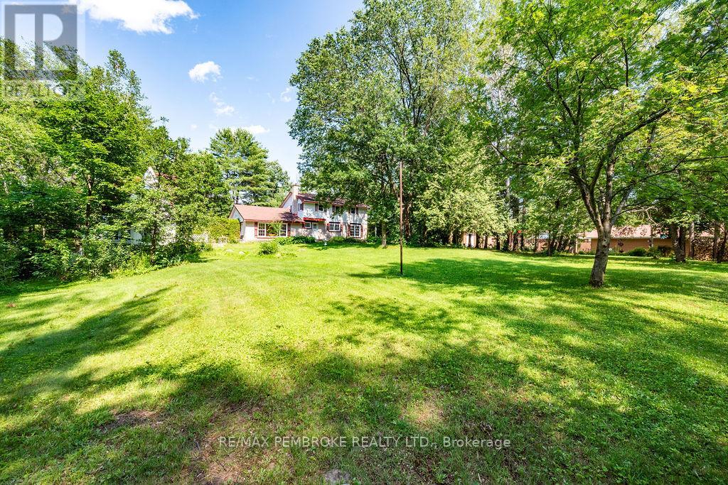 775 PINEGROVE CRESCENT - 9