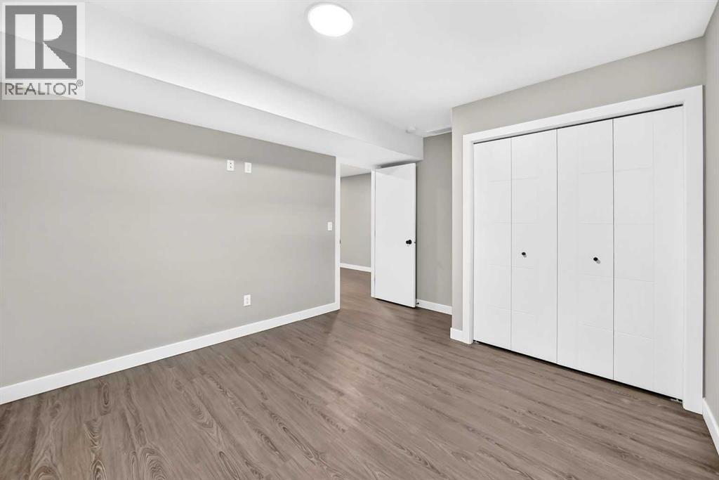 30 Iron Gate Boulevard — photo 29