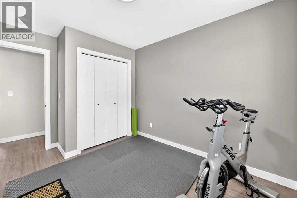 30 Iron Gate Boulevard — photo 23