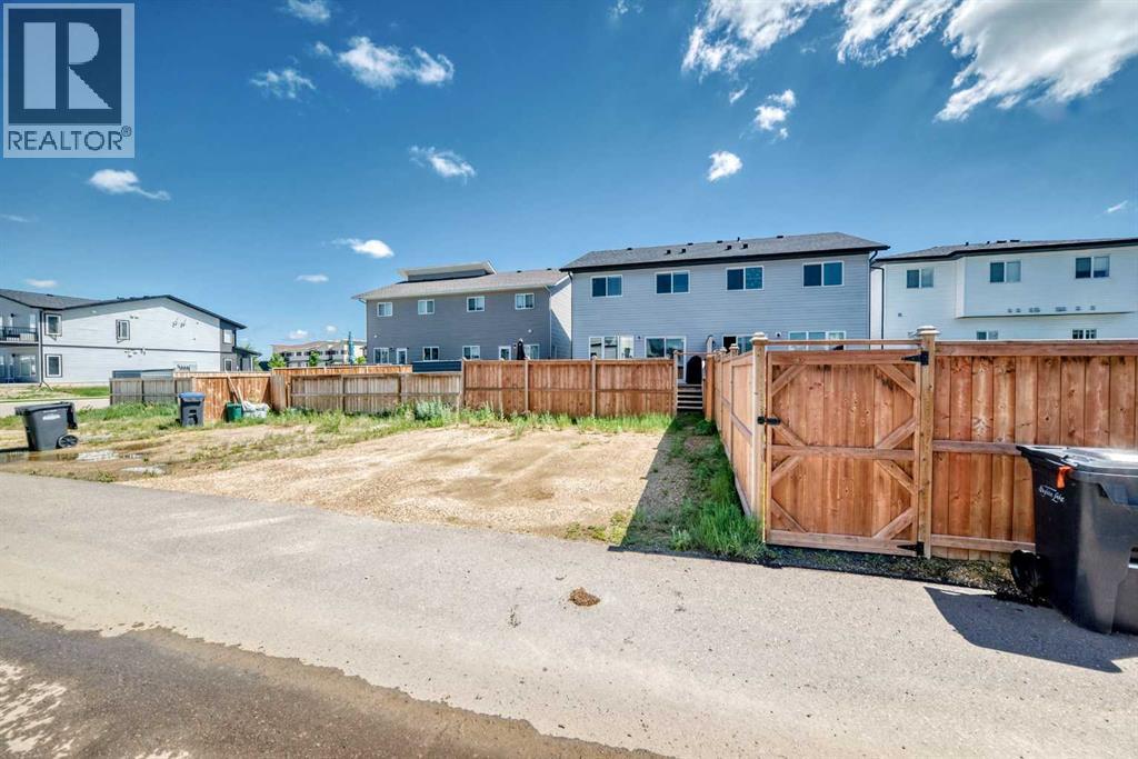 30 Iron Gate Boulevard — photo 37