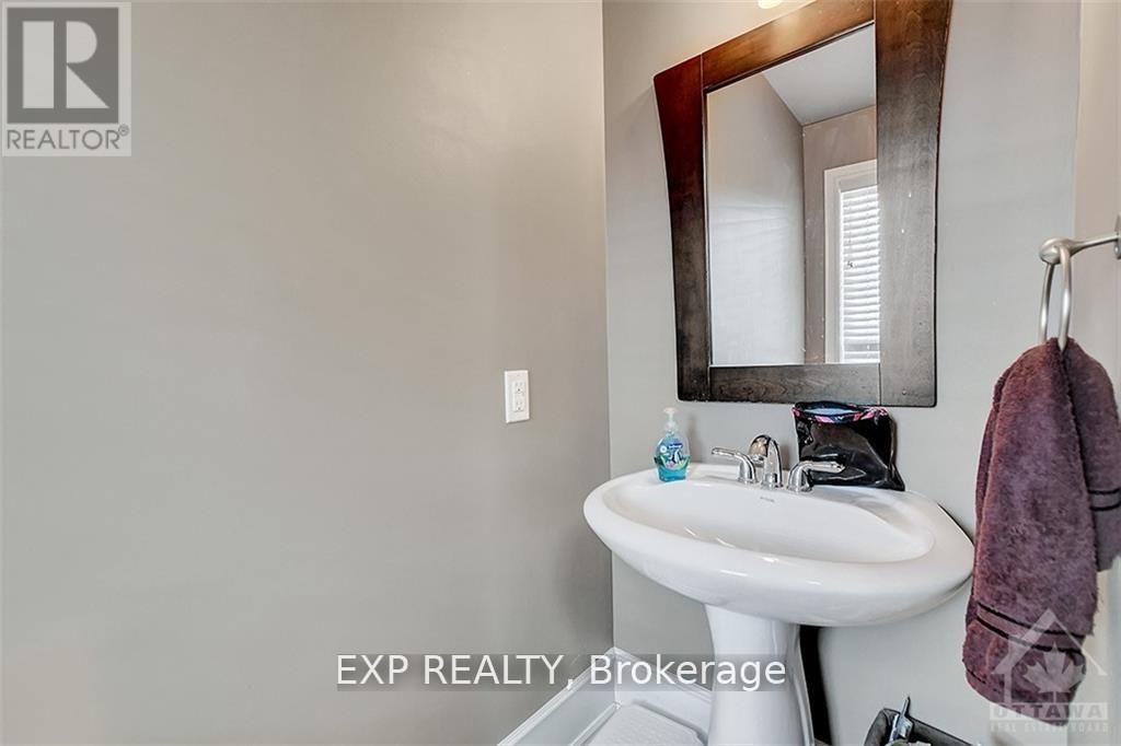 Condos for Rent in Ottawa – 535 SALZBURG DRIVE, Ottawa – By Peter Sagos - Image 15