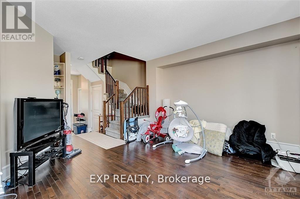 Condos for Rent in Ottawa – 535 SALZBURG DRIVE, Ottawa – By Peter Sagos - Image 7