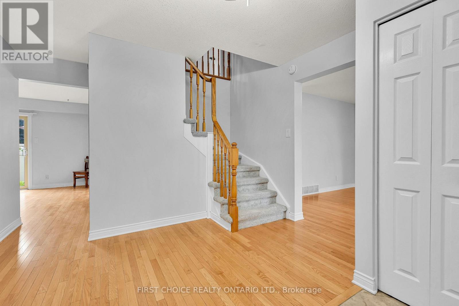 4 Bed, 3 Bath House for Sale in Ottawa – 100 WAXWING DRIVE, Ottawa – MLS# X13521014 - Image 6