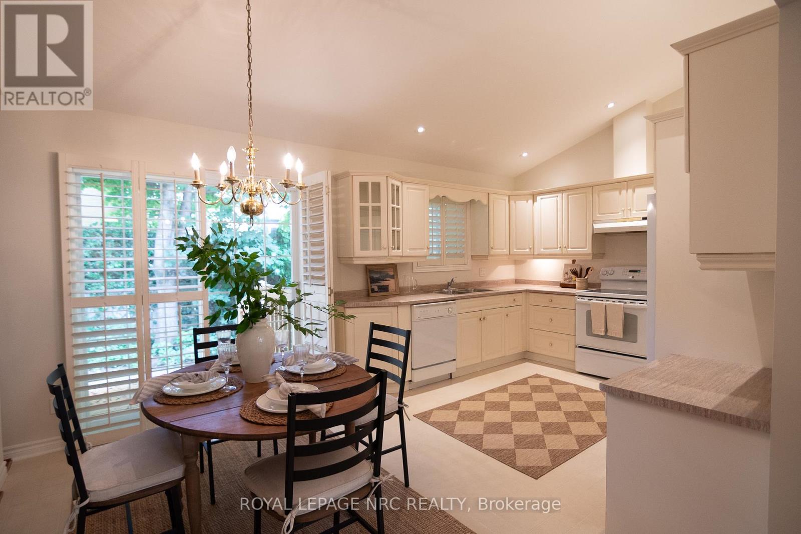 #6 4667 PORTAGE ROAD - 11