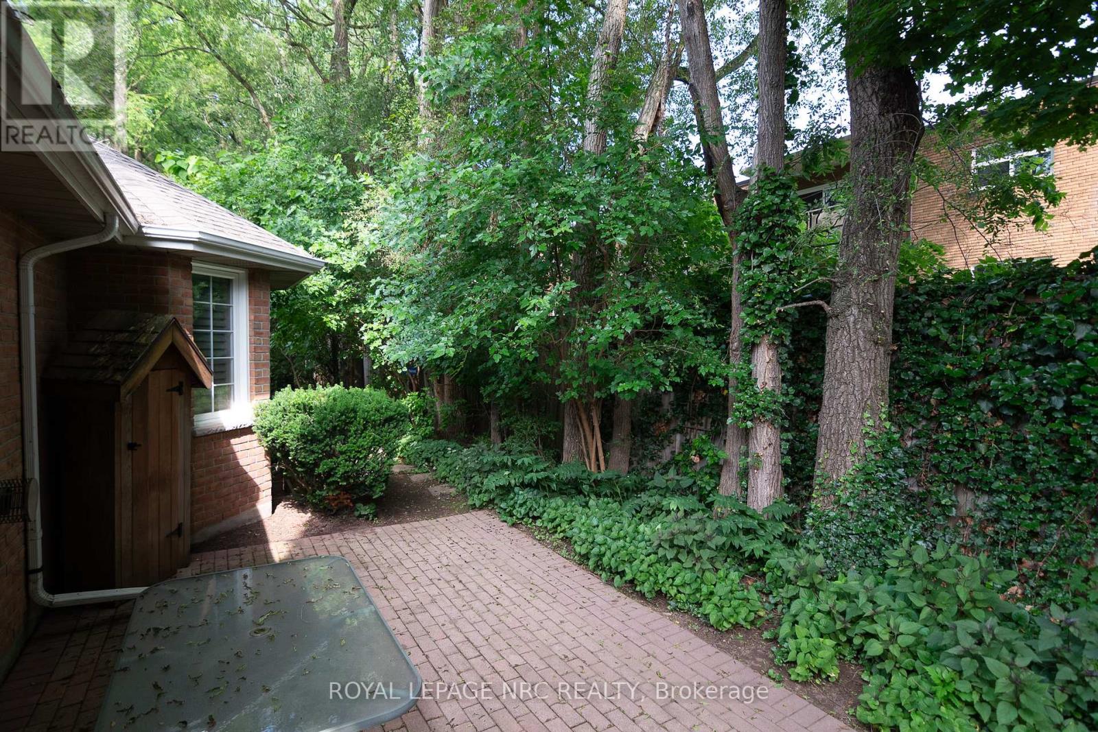 #6 4667 PORTAGE ROAD - 38