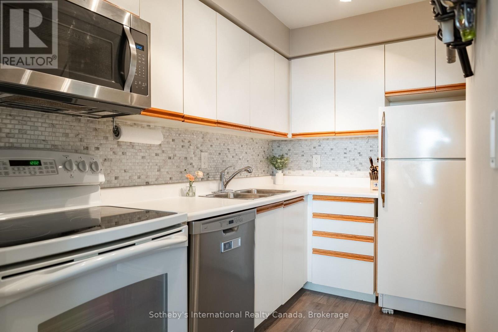 #1910 1270 MAPLE CROSSING BOULEVARD - Image 17
