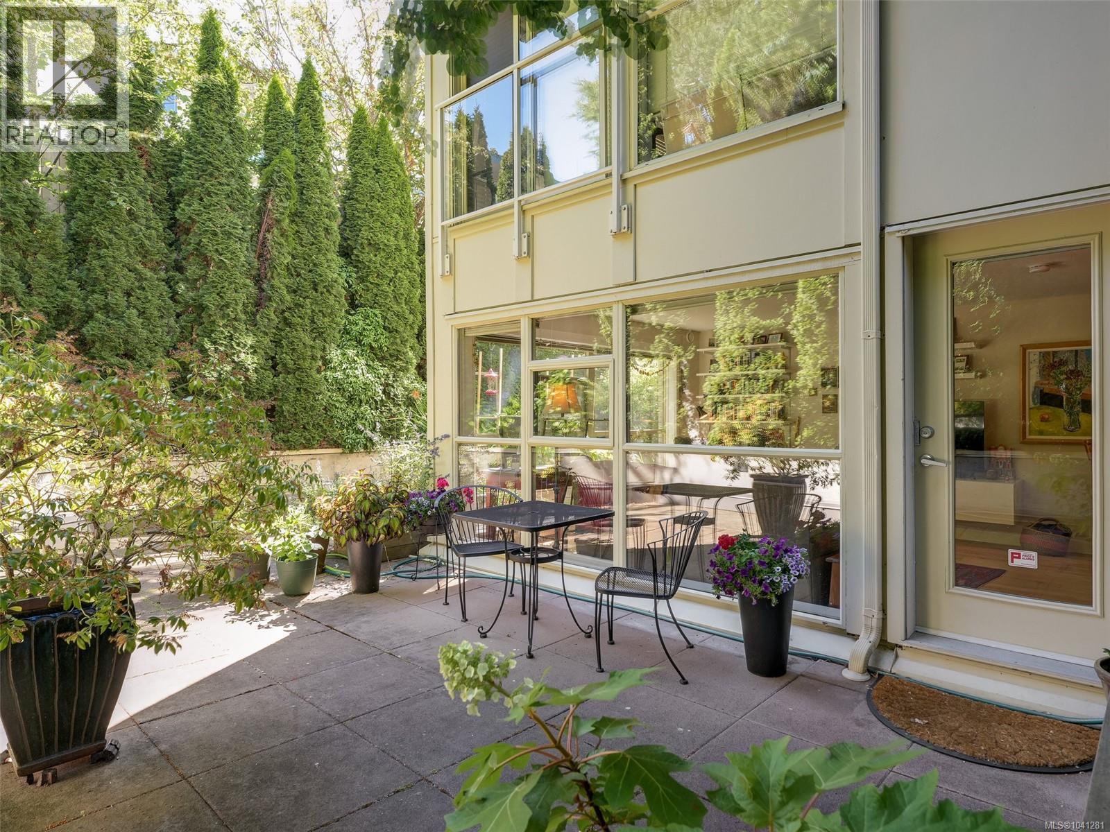 109 1155 Yates St, Victoria