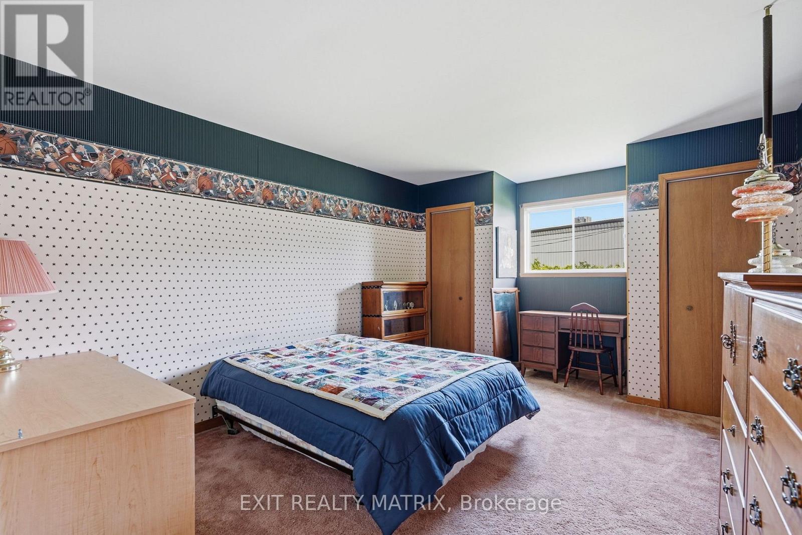 3 HILLVIEW CIRCLE - 16