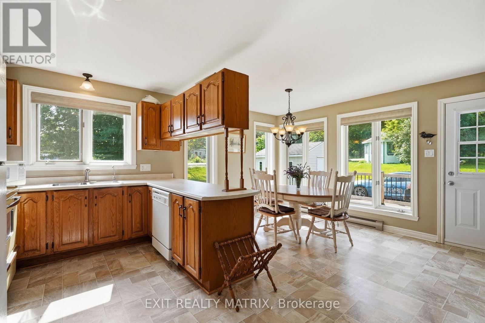 3 HILLVIEW CIRCLE - 12