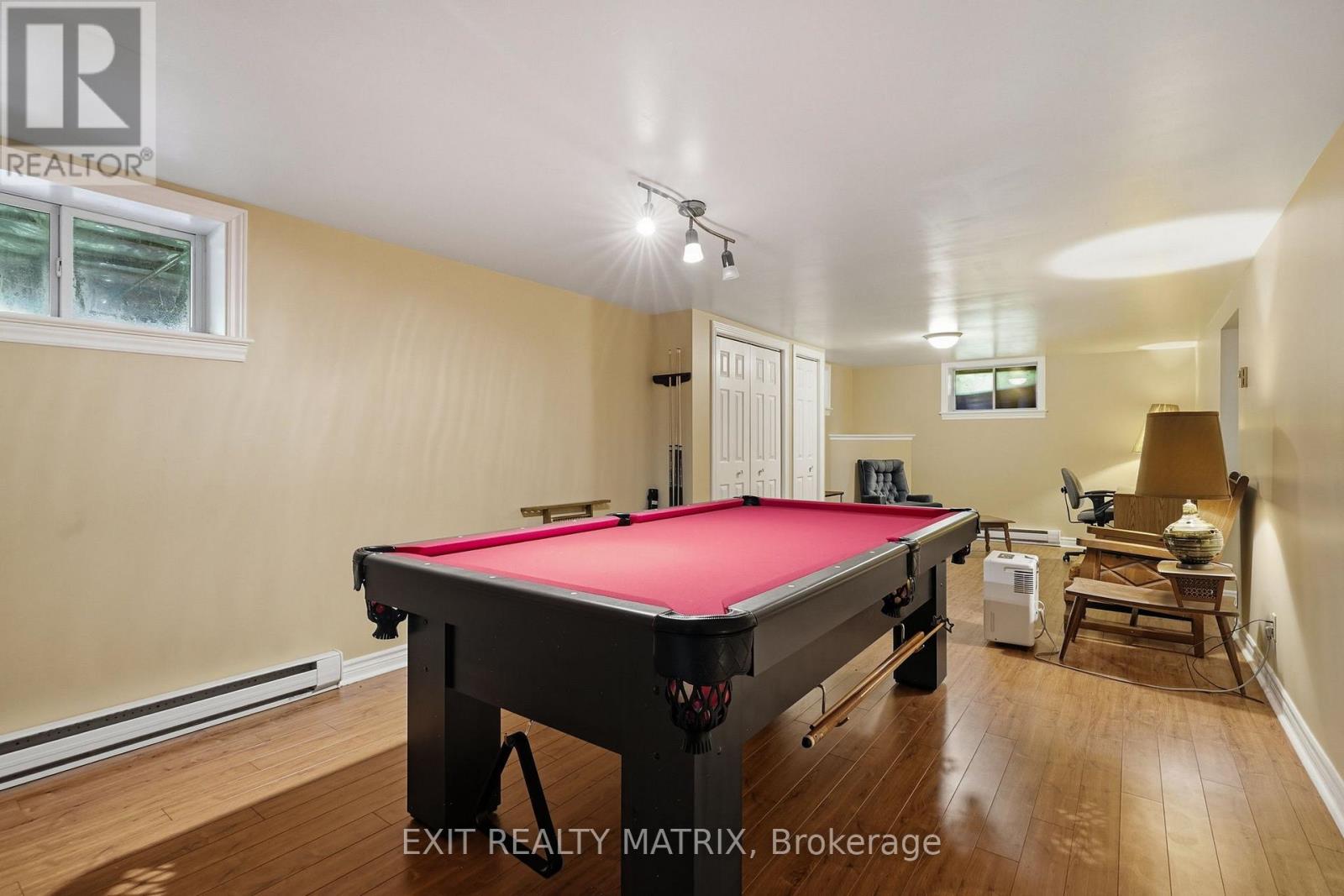 3 HILLVIEW CIRCLE - 25