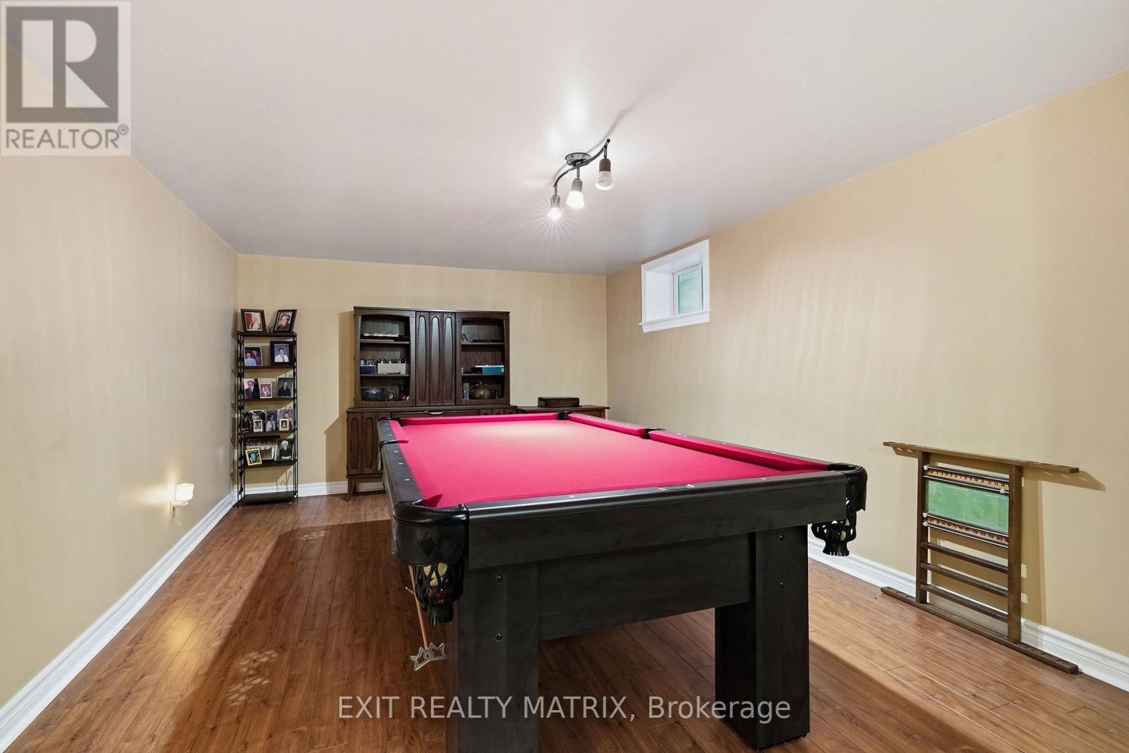 3 HILLVIEW CIRCLE - 23