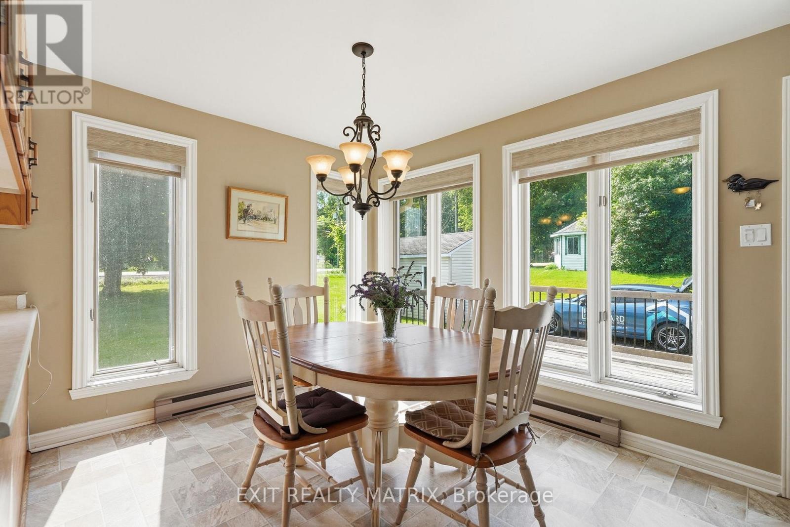 3 HILLVIEW CIRCLE - 10