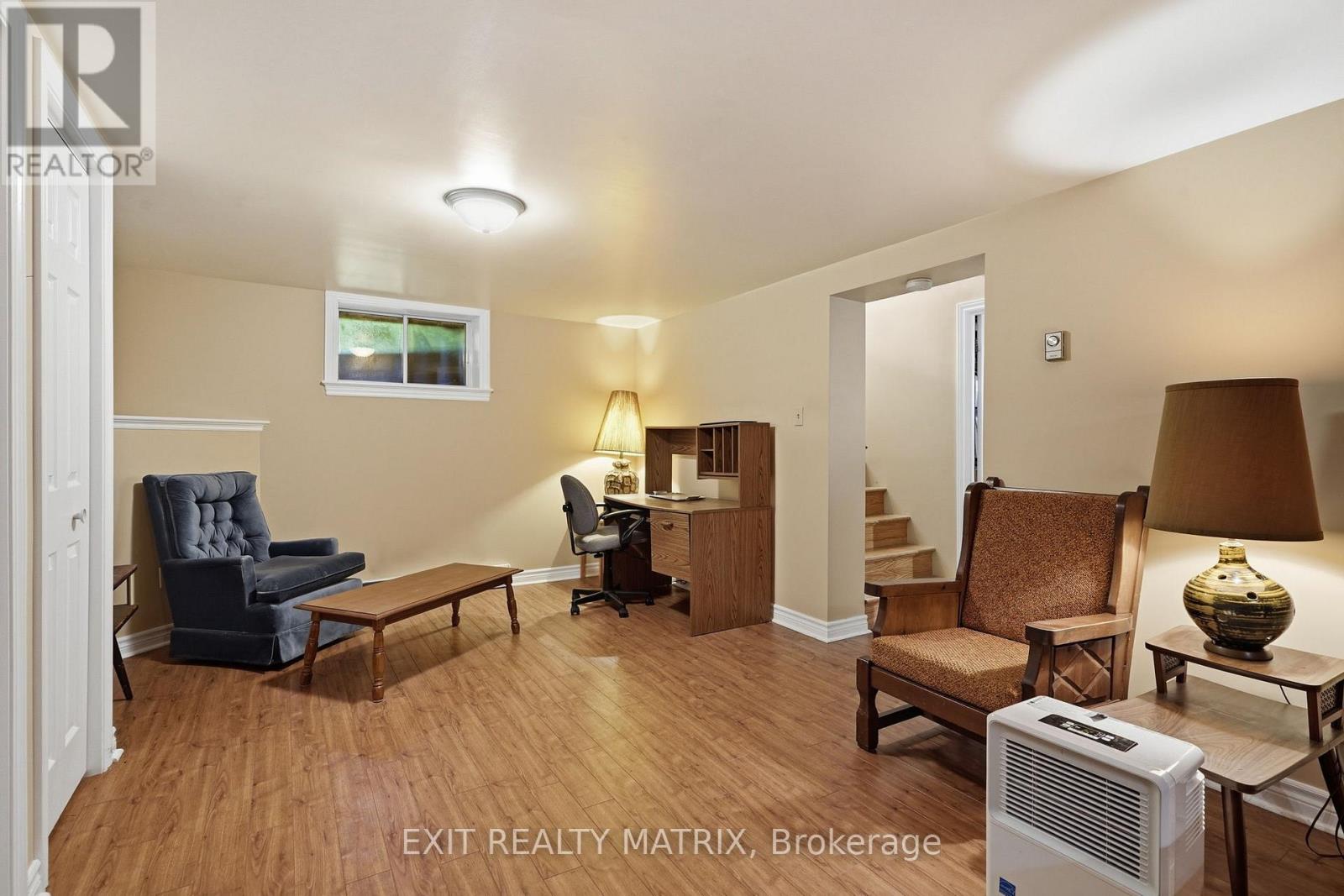 3 HILLVIEW CIRCLE - 24