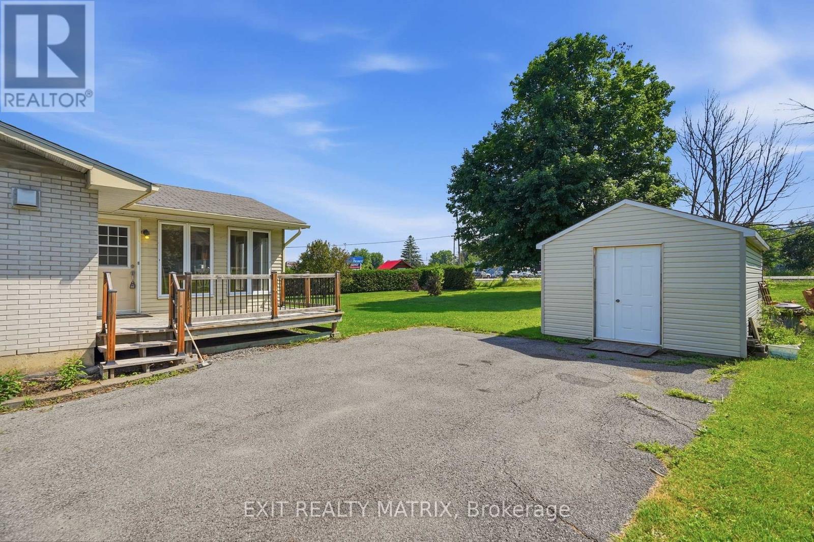 3 HILLVIEW CIRCLE - 26