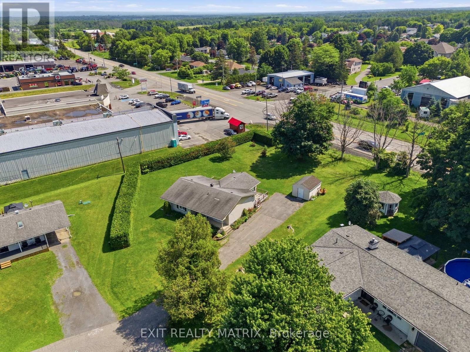 3 HILLVIEW CIRCLE - 31
