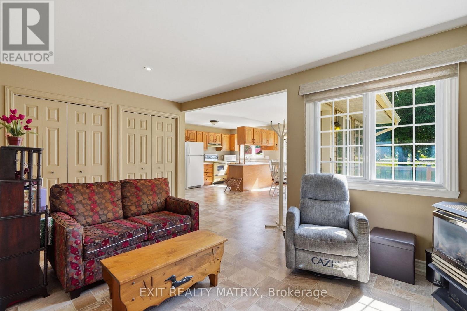 3 HILLVIEW CIRCLE - 7
