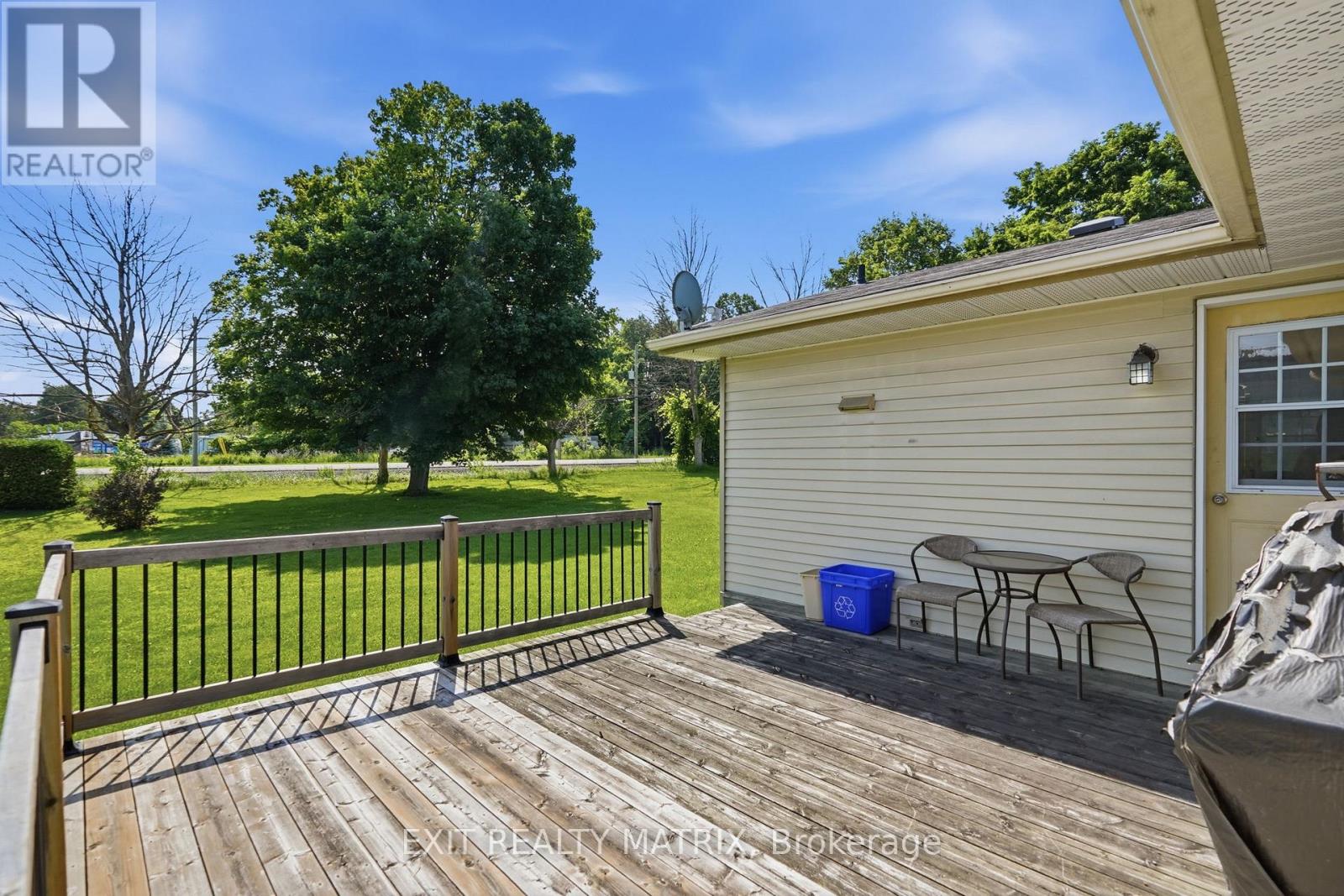 3 HILLVIEW CIRCLE - 30