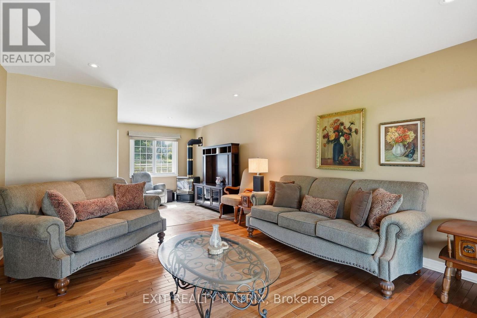 3 HILLVIEW CIRCLE - 6