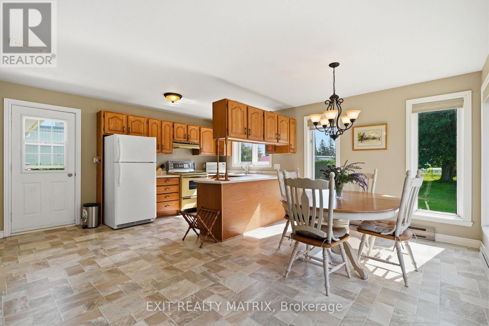 3 HILLVIEW CIRCLE - 9