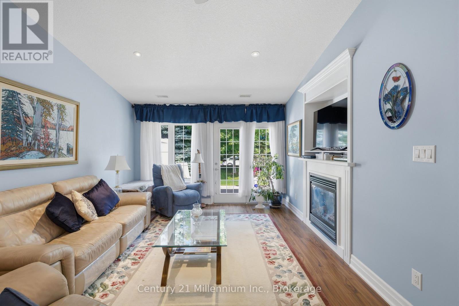 16 CLOVER CRESCENT - 13