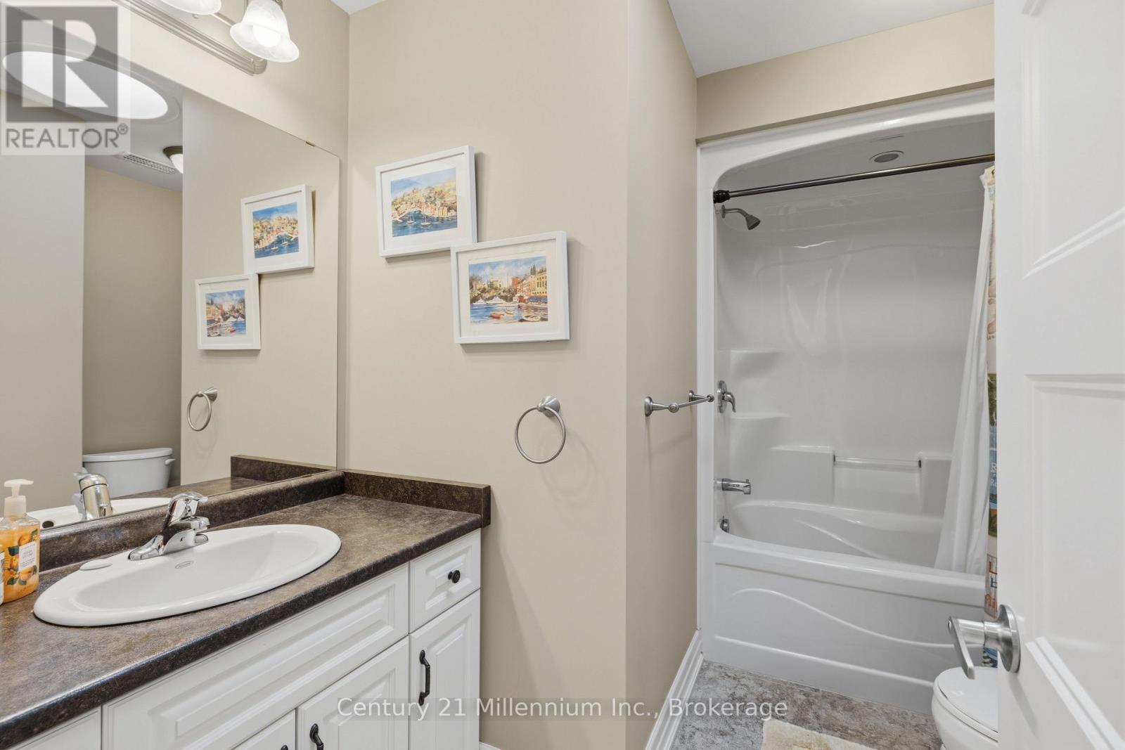 16 CLOVER CRESCENT - 17