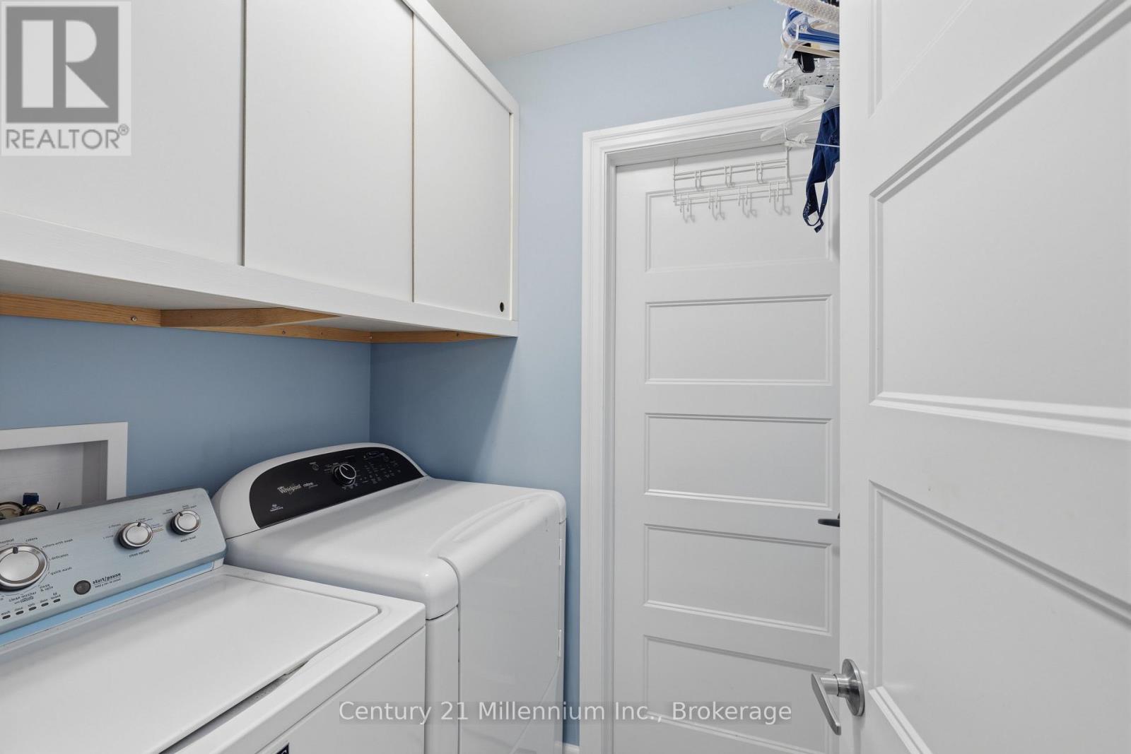 16 CLOVER CRESCENT - 19
