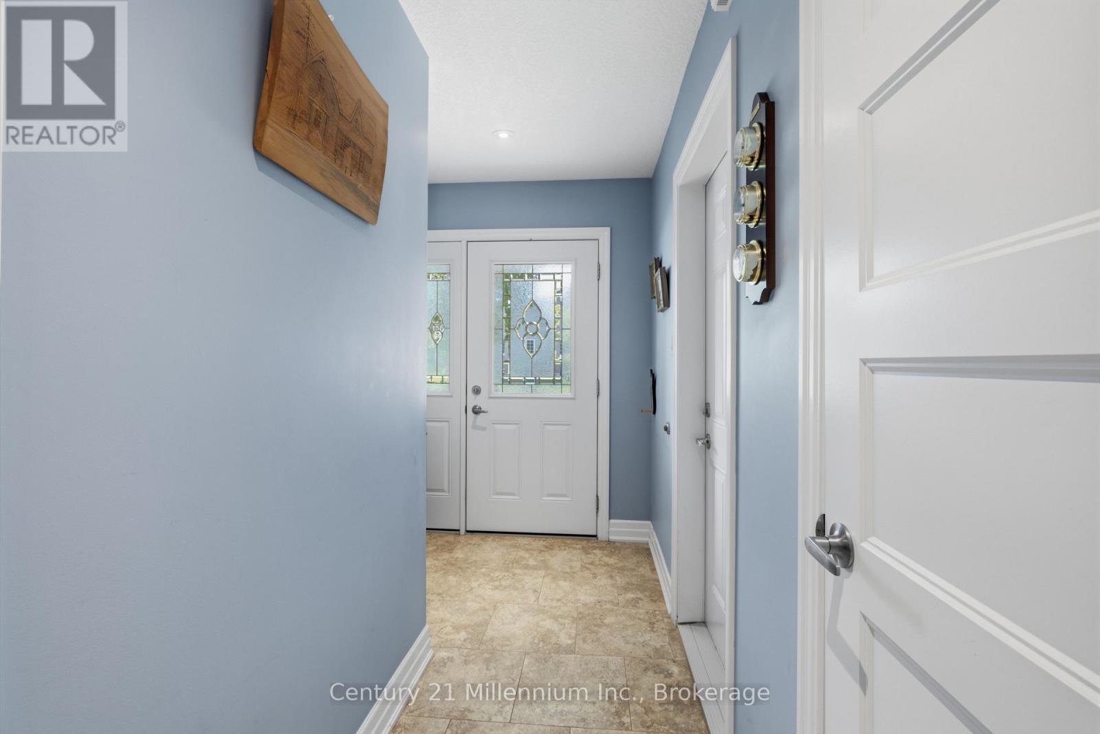 16 CLOVER CRESCENT - 5