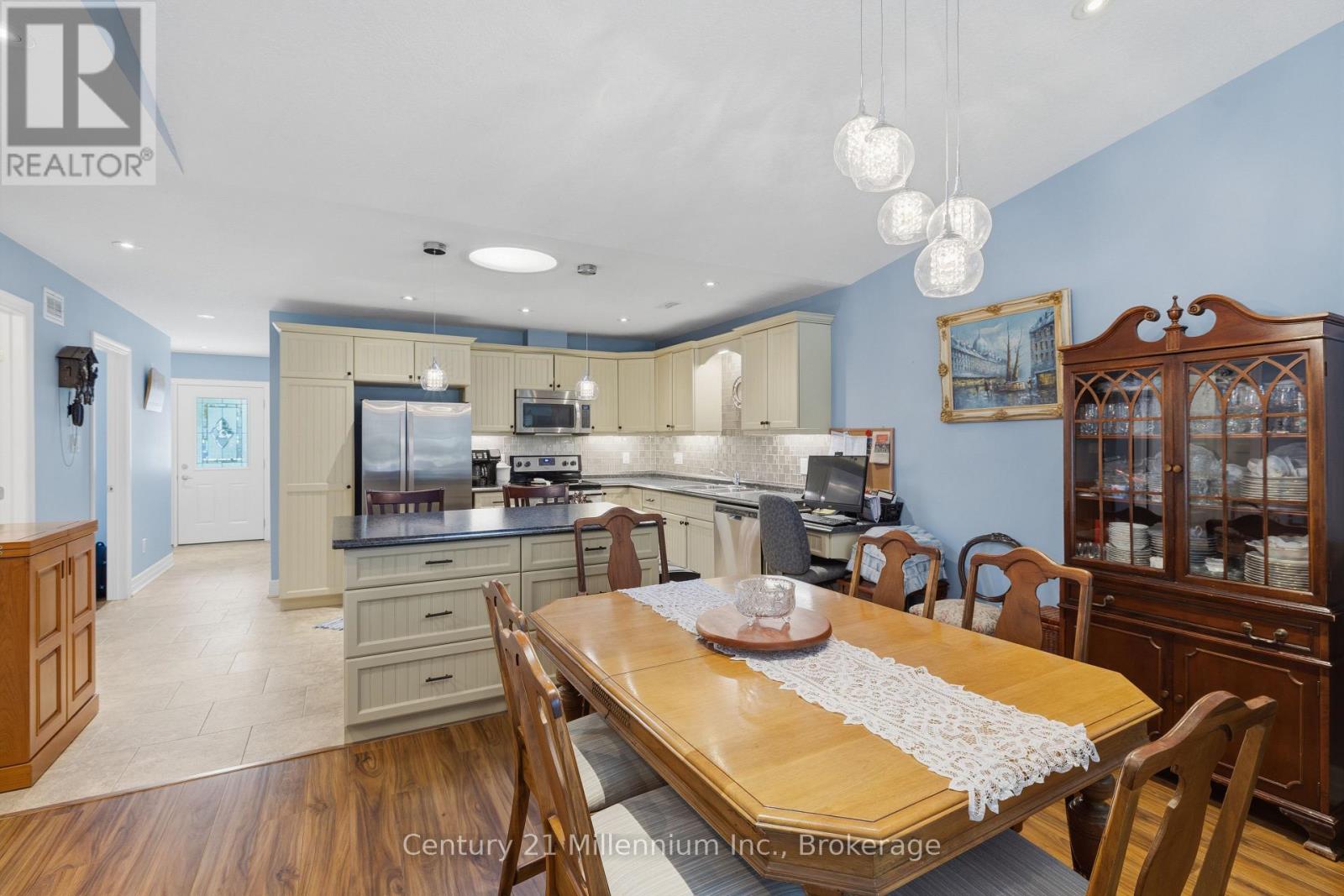16 CLOVER CRESCENT - 7