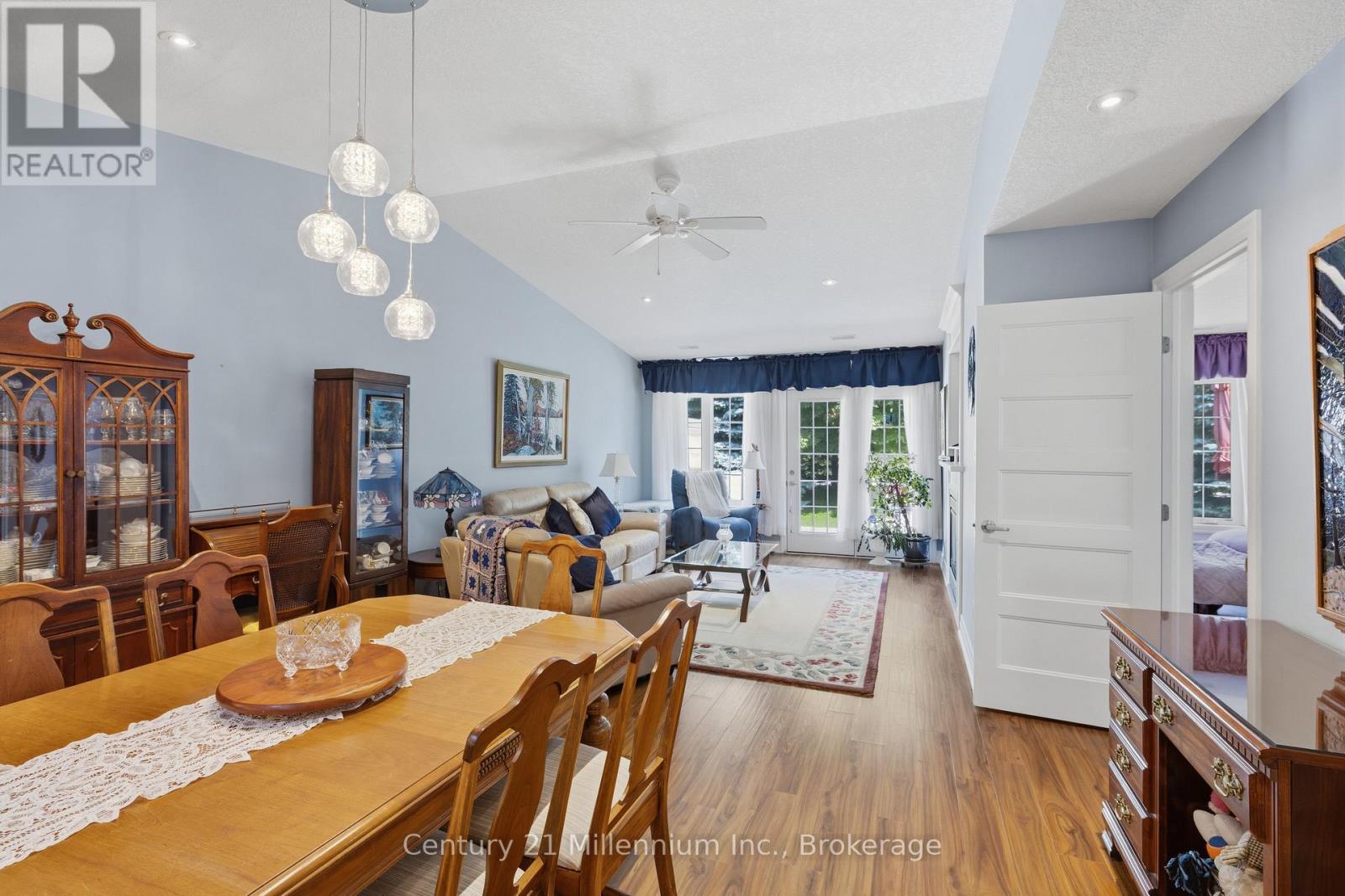 16 CLOVER CRESCENT - 8
