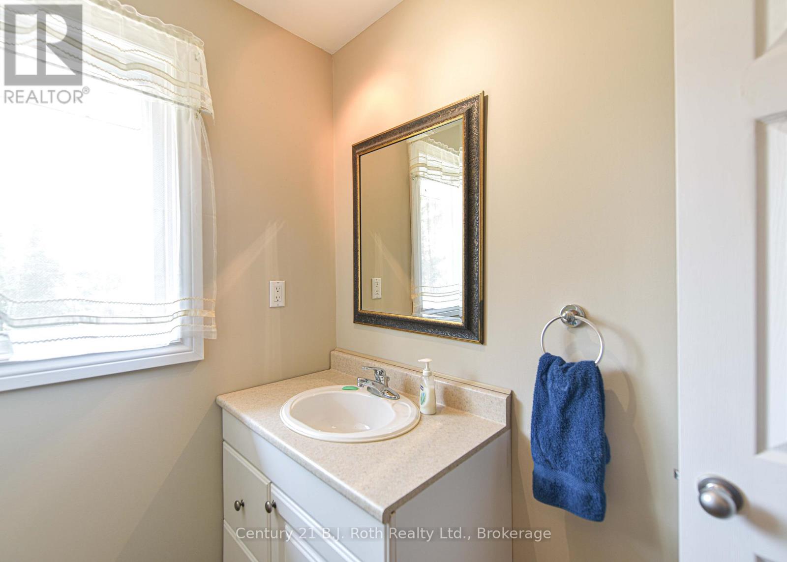 138 LAKE DALRYMPLE ROAD - 32