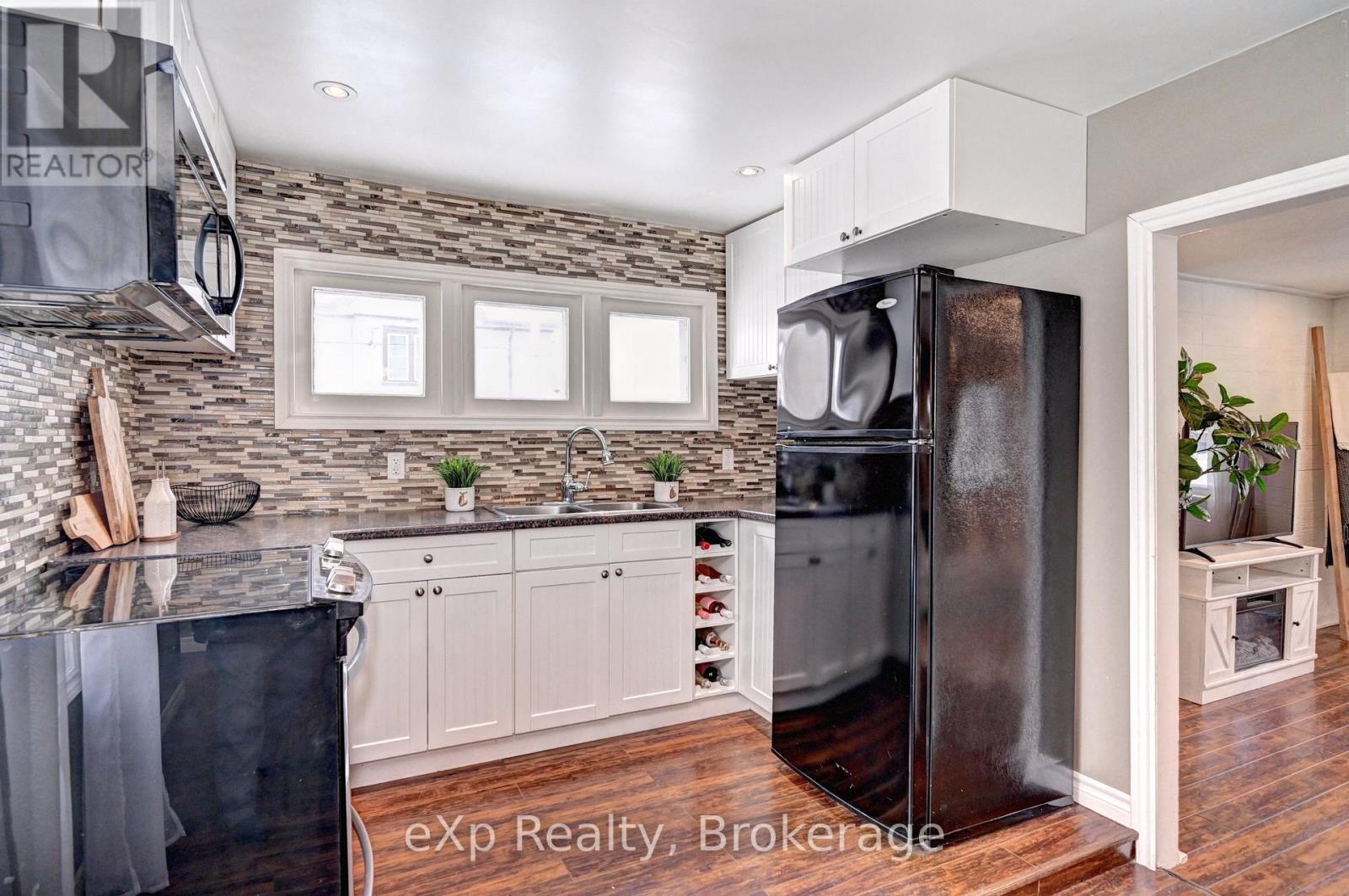 310 BARBER AVENUE N - 19