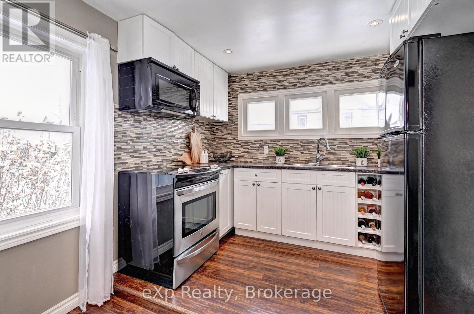 310 BARBER AVENUE N - 20