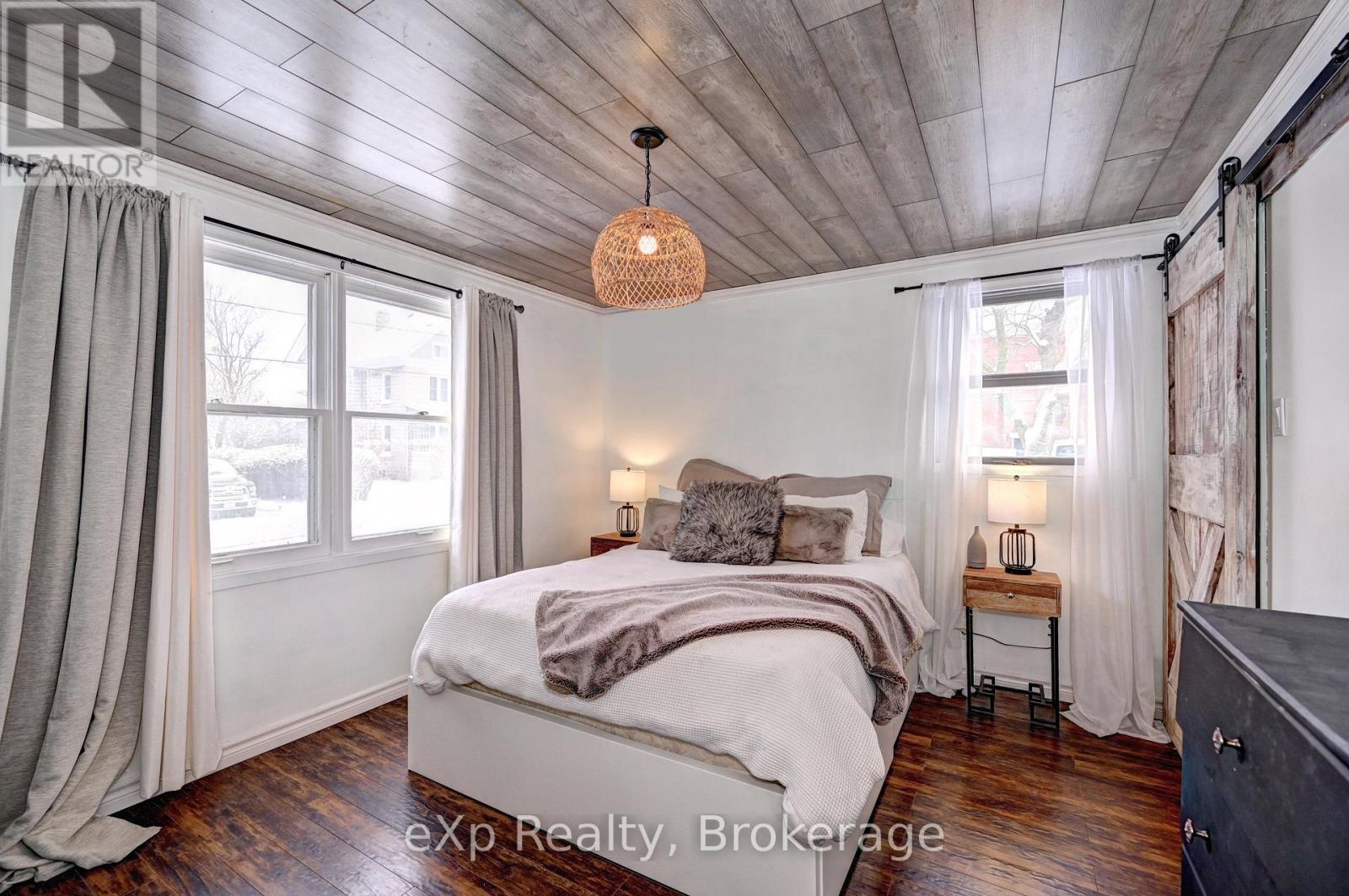 310 BARBER AVENUE N - 24
