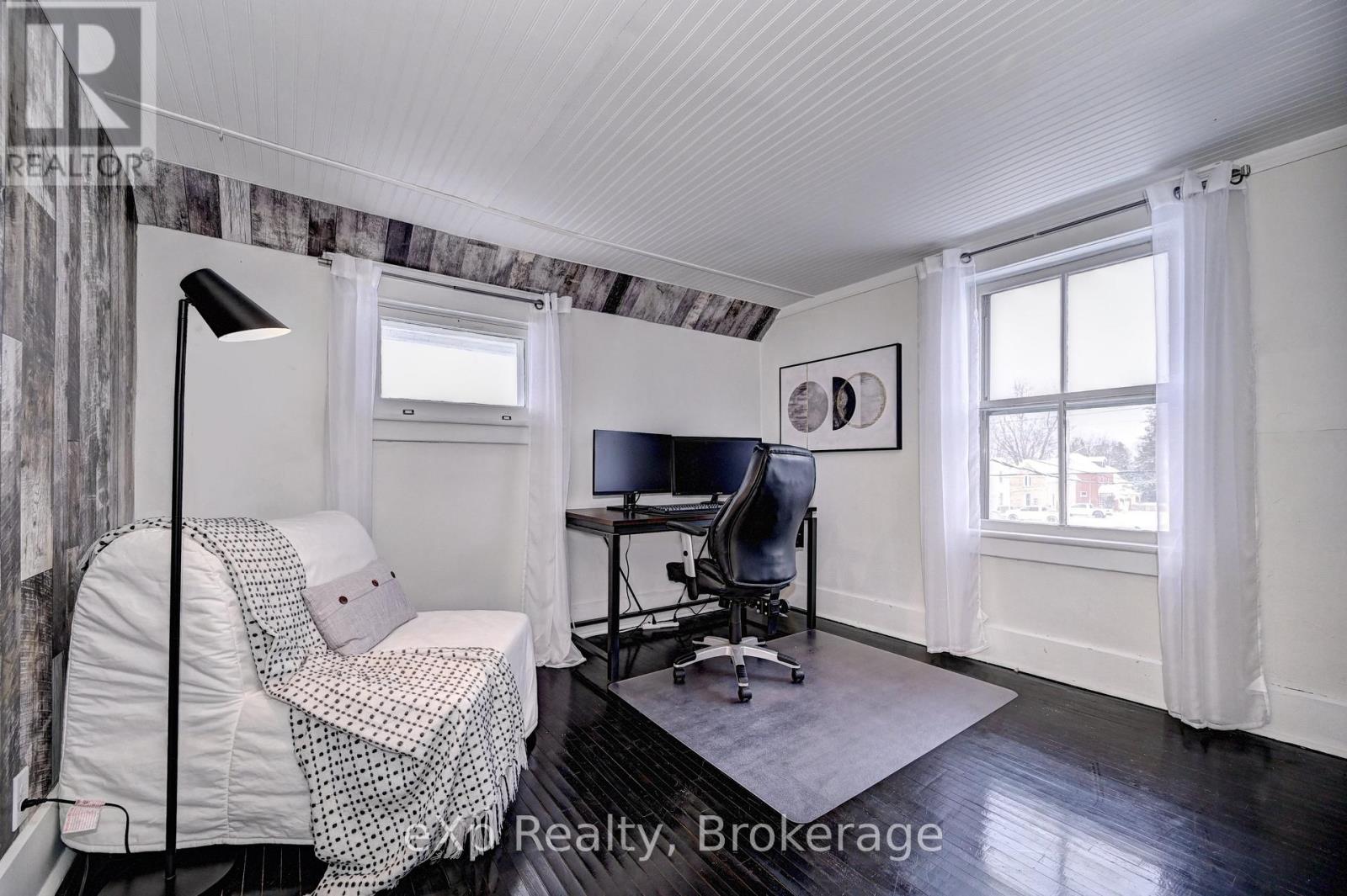 310 BARBER AVENUE N - 29