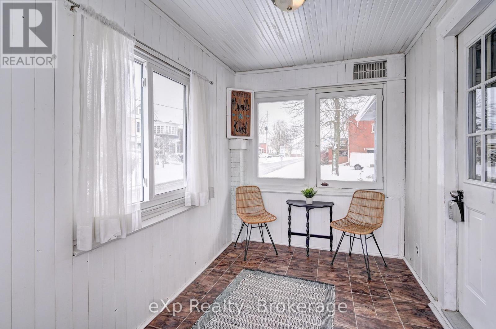 310 BARBER AVENUE N - 3