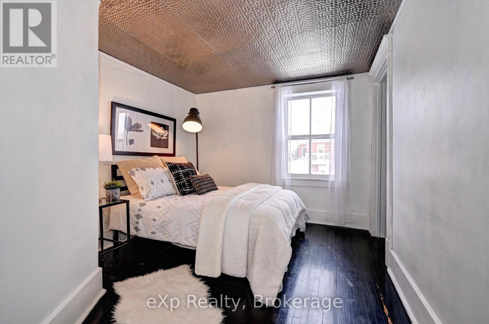 310 BARBER AVENUE N - 30