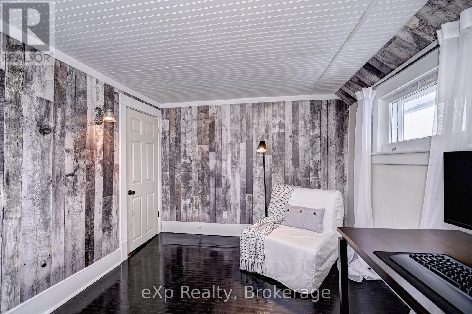 310 BARBER AVENUE N - 38