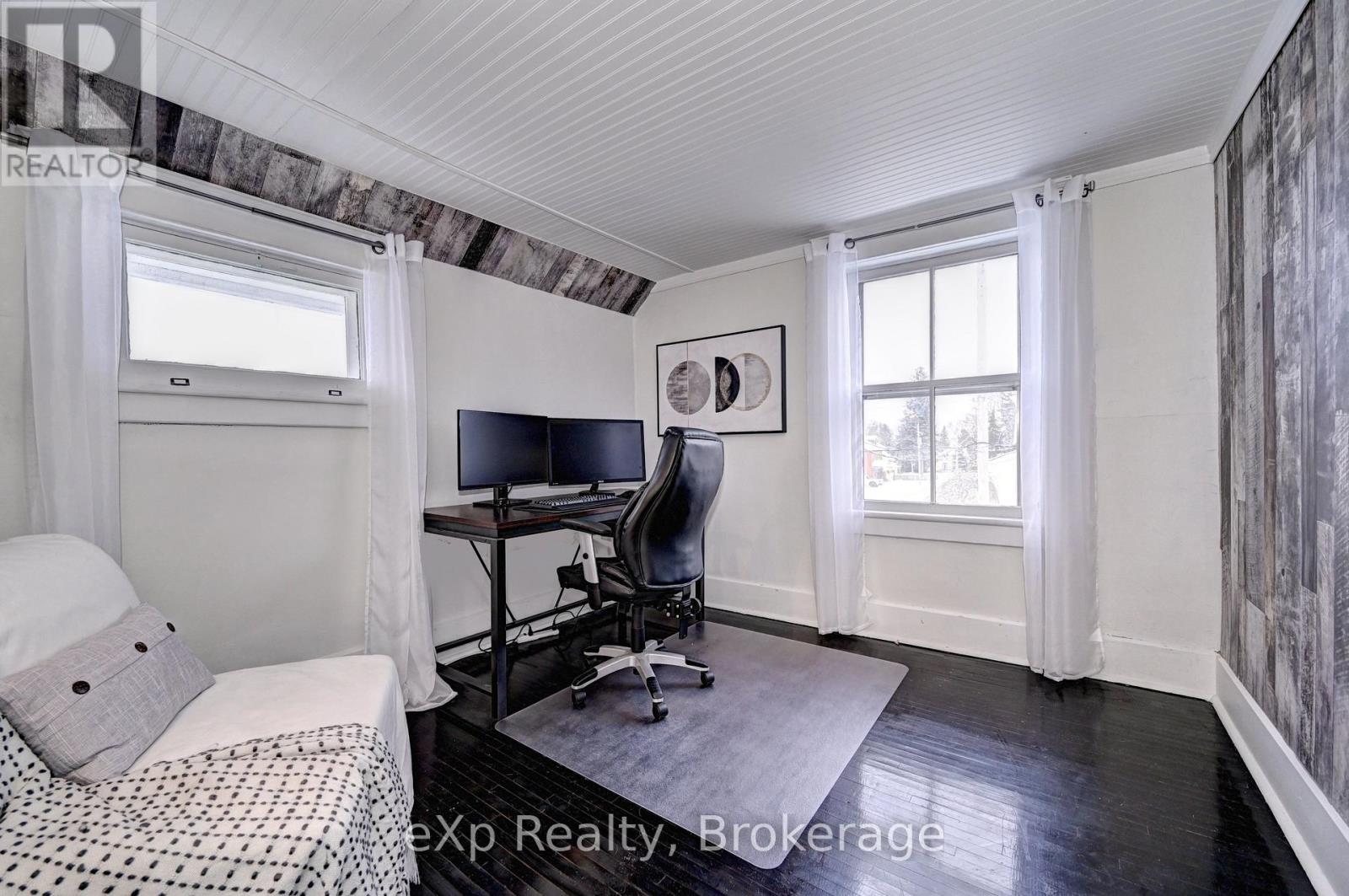 310 BARBER AVENUE N - 39