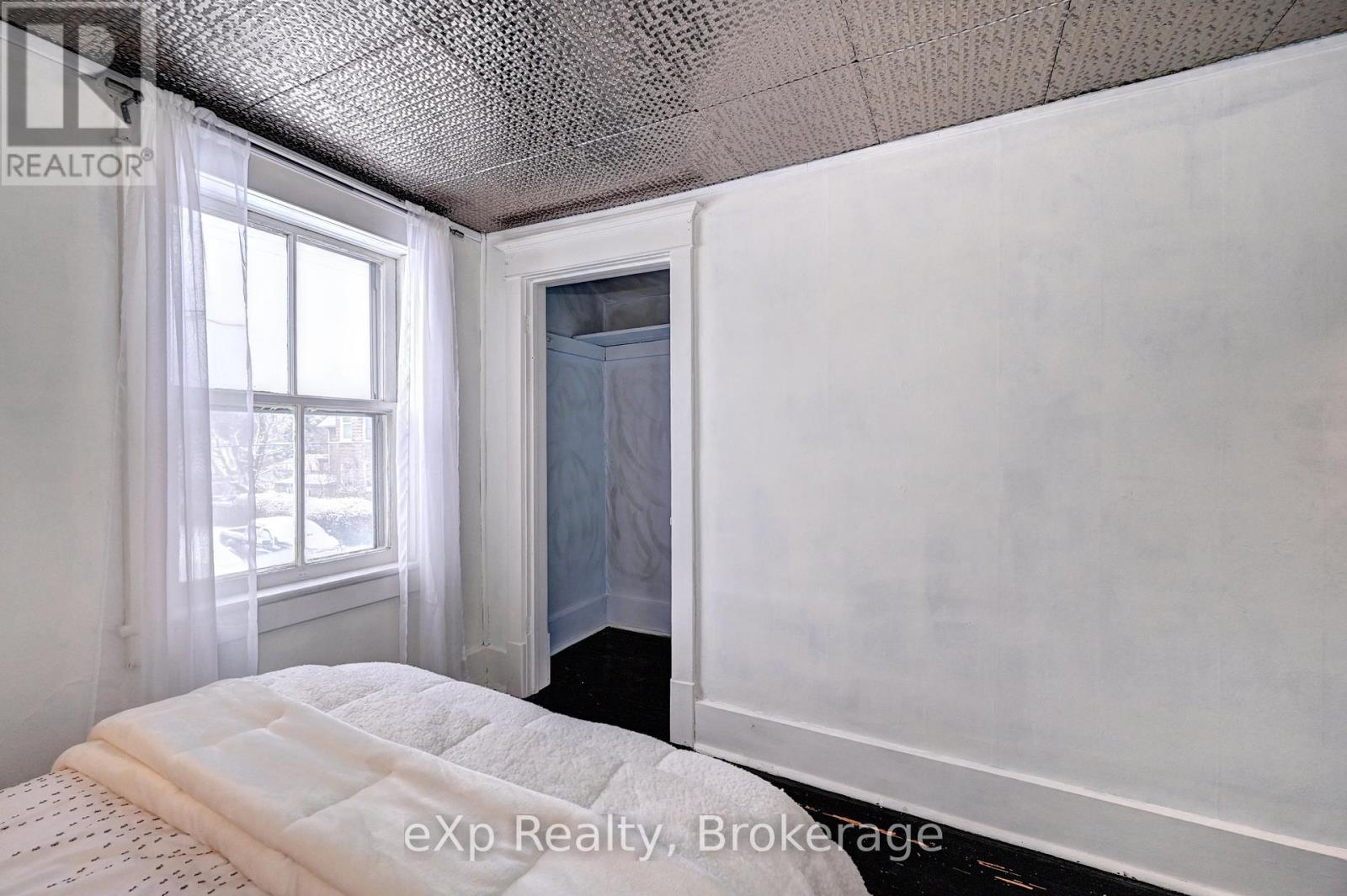 310 BARBER AVENUE N - 40