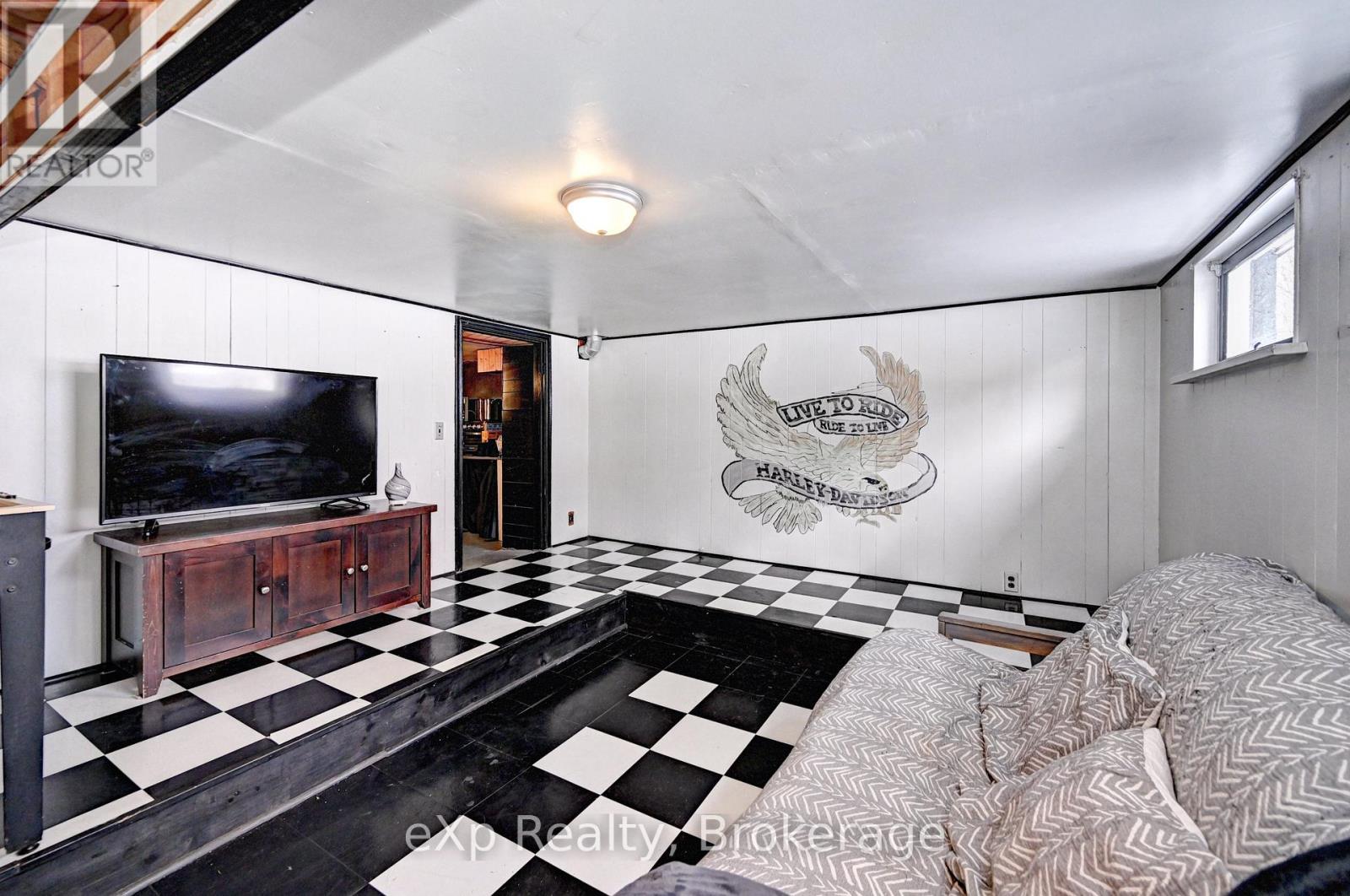 310 BARBER AVENUE N - 41